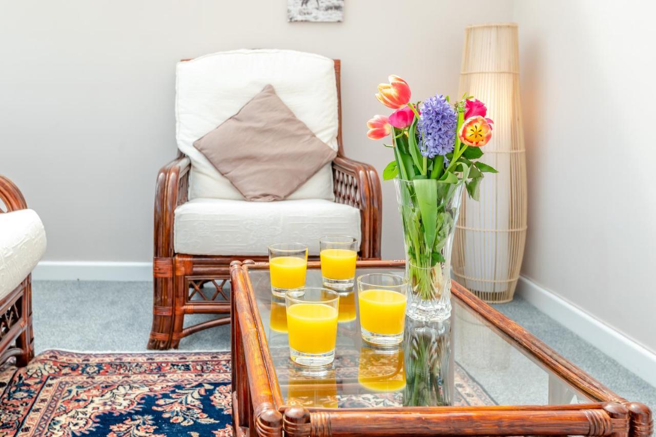Elvington Cottage - Family-Friendly Cheerful House At The Heart Of The Cotswolds バートン・オン・ザ・ウォーター エクステリア 写真