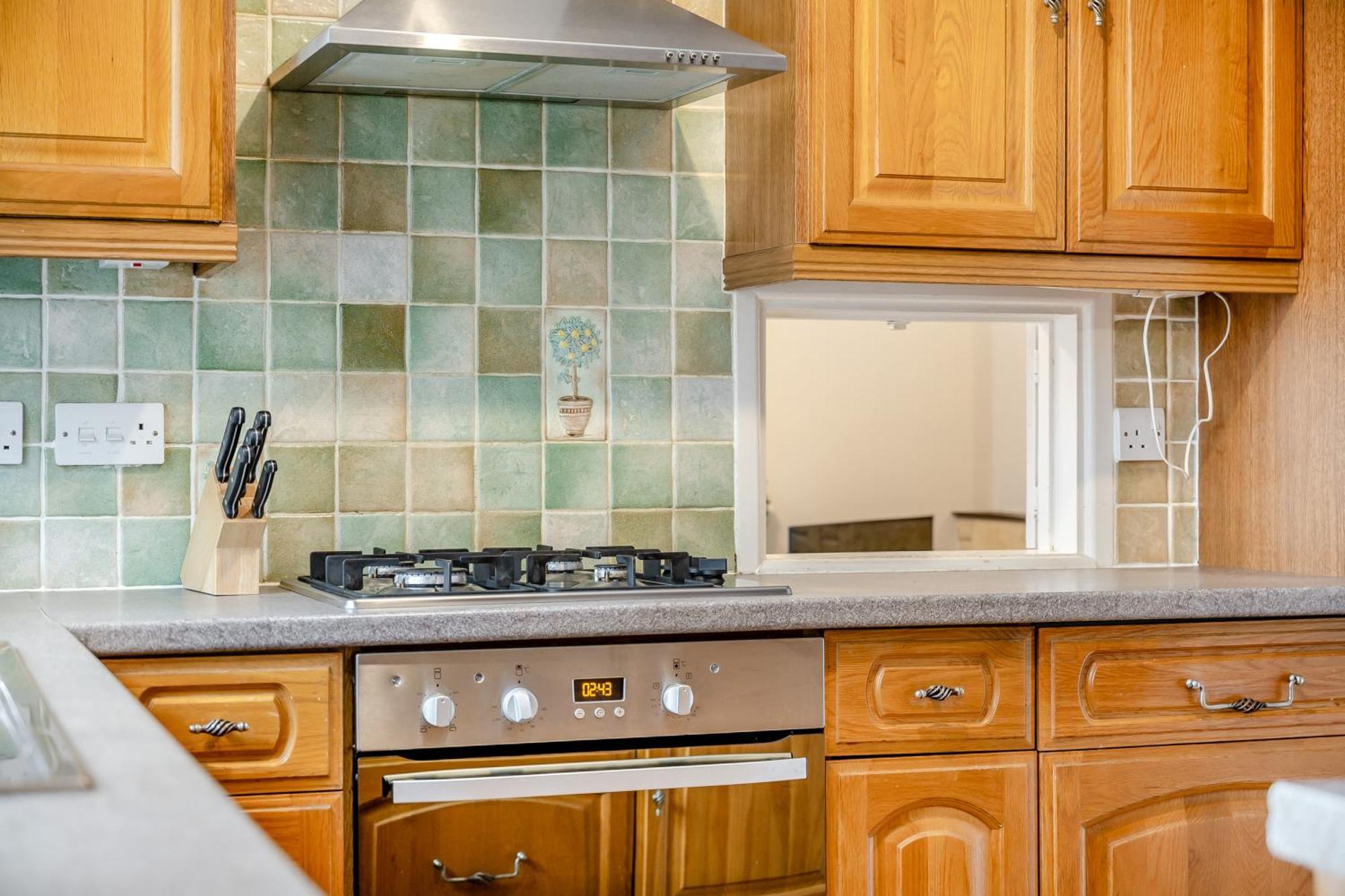 Elvington Cottage - Family-Friendly Cheerful House At The Heart Of The Cotswolds バートン・オン・ザ・ウォーター エクステリア 写真