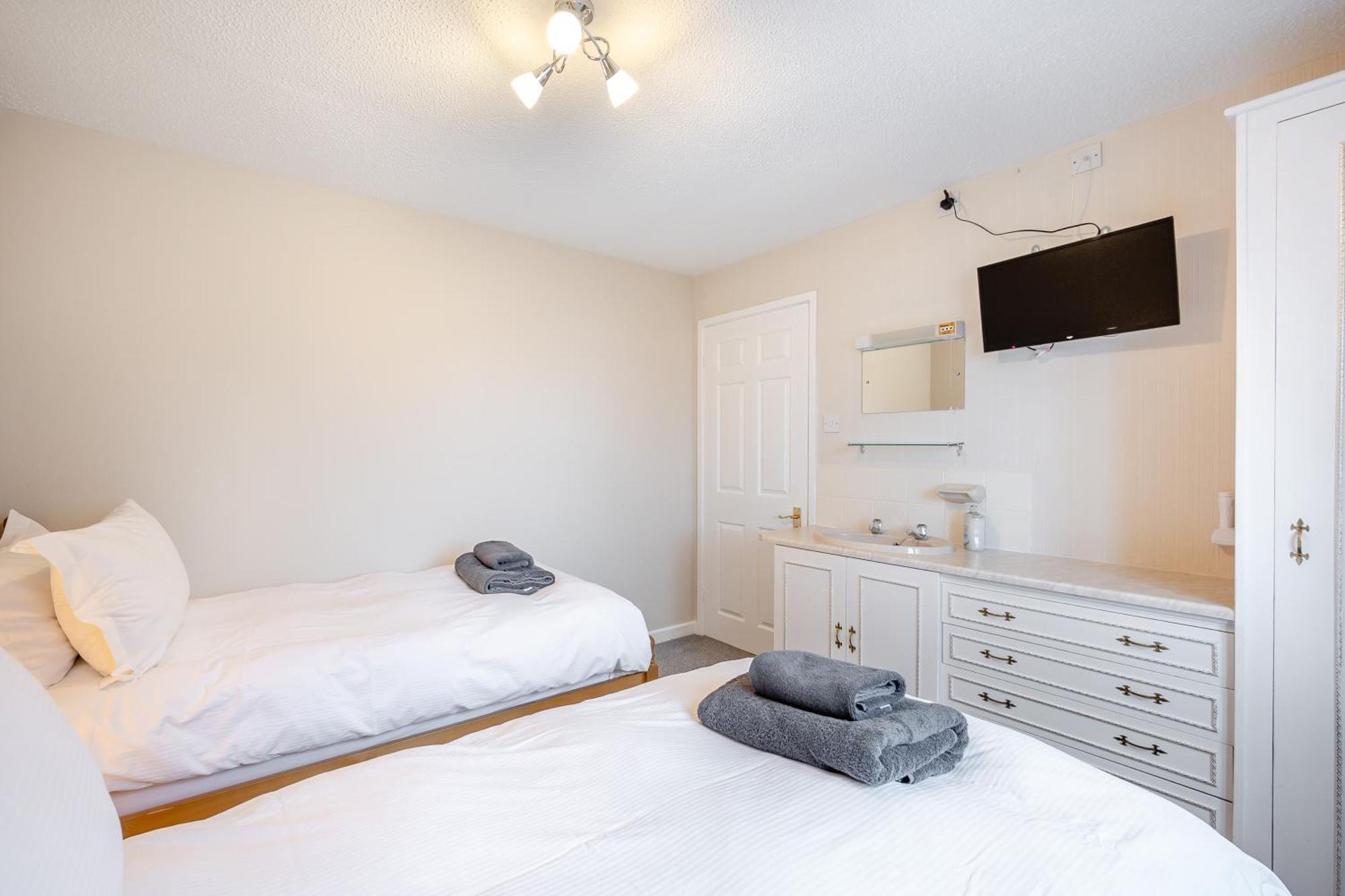 Elvington Cottage - Family-Friendly Cheerful House At The Heart Of The Cotswolds バートン・オン・ザ・ウォーター エクステリア 写真
