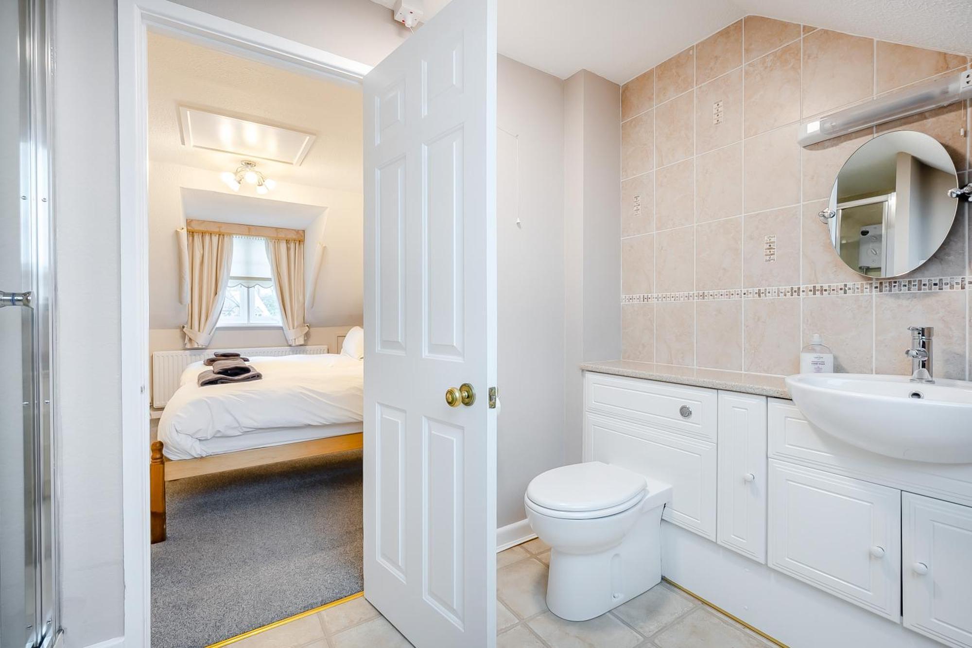 Elvington Cottage - Family-Friendly Cheerful House At The Heart Of The Cotswolds バートン・オン・ザ・ウォーター エクステリア 写真