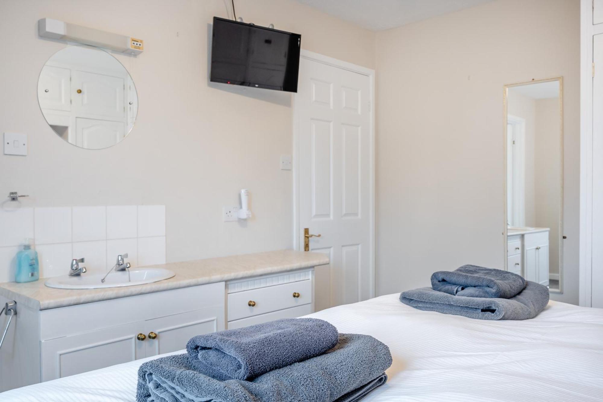 Elvington Cottage - Family-Friendly Cheerful House At The Heart Of The Cotswolds バートン・オン・ザ・ウォーター エクステリア 写真