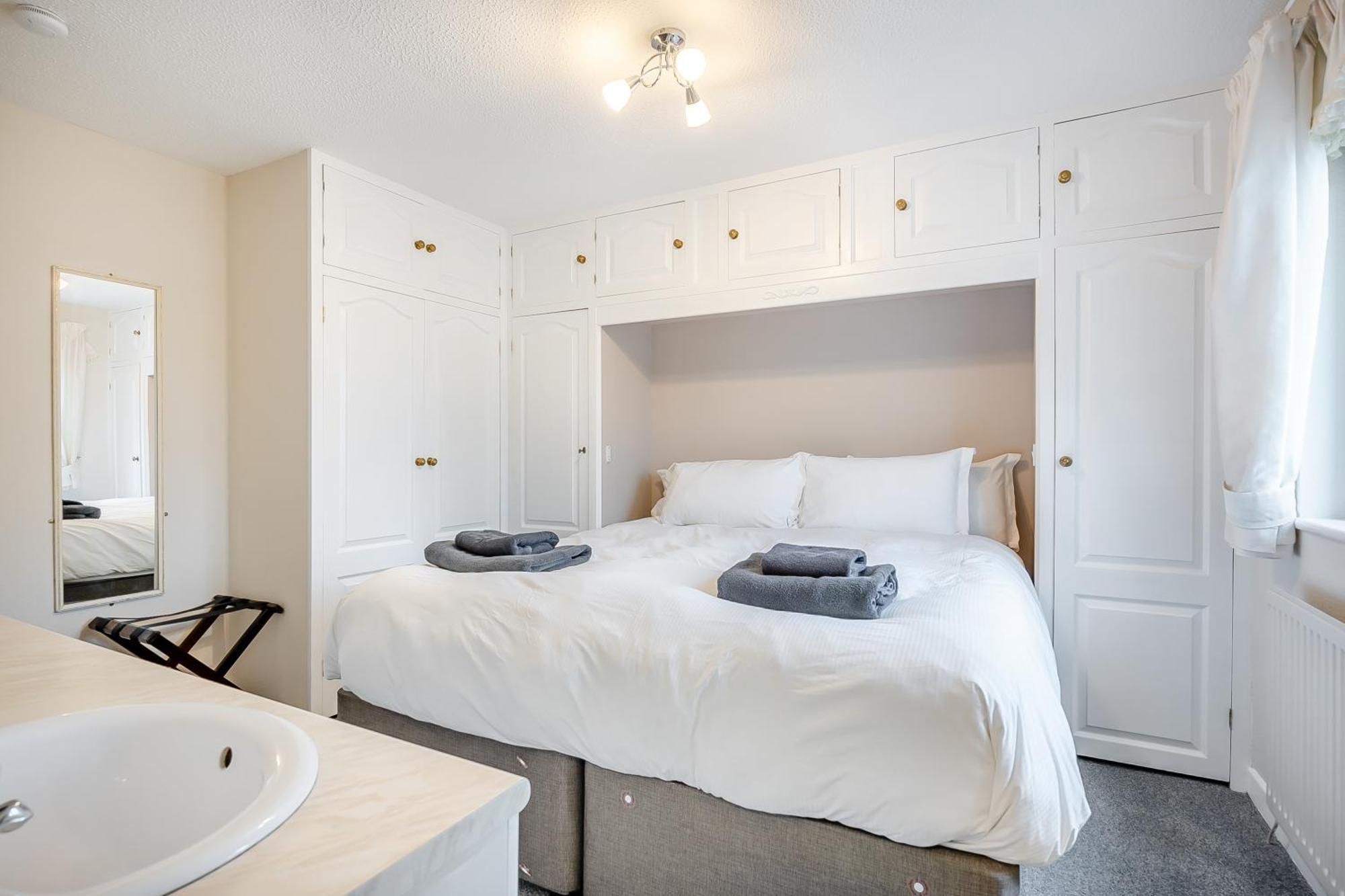 Elvington Cottage - Family-Friendly Cheerful House At The Heart Of The Cotswolds バートン・オン・ザ・ウォーター エクステリア 写真